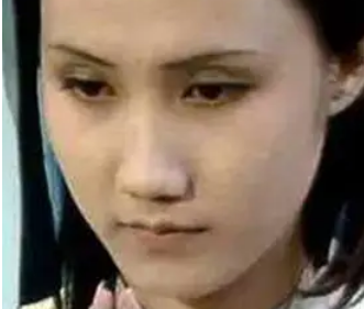 红楼梦中妙玉与贾府之间有何联系？