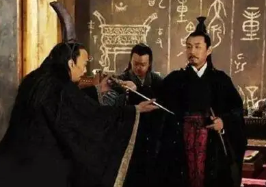 勾践灭了吴国后，越国为何由盛转衰？