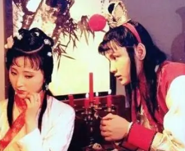 红楼梦中王熙凤喝茶时说了什么，让林黛玉急的要走？