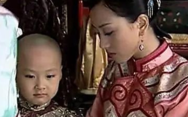 22岁就当了太后的佟佳氏，为什么反而早早逝世了？