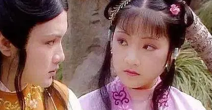 《红楼梦》雪雁作为林黛玉的侍女，平日里是如何维护黛玉的？