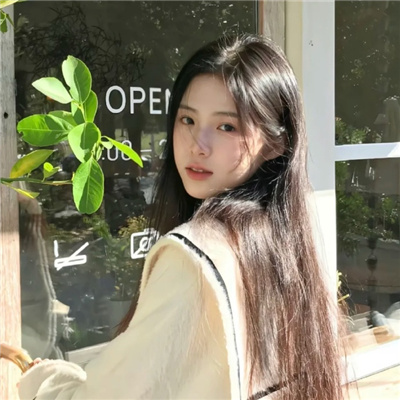 一眼就很舒适的微信女头 干净又温柔的气质女头