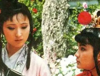 红楼梦太虚幻境中的那副对联是什么内容？