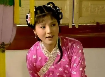 红楼梦中薛宝钗四次试探花袭人，具体情况是怎样的？