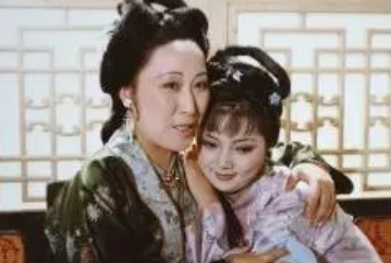 红楼梦中夏金桂住在荣国府，为何与贾府的人没来往？