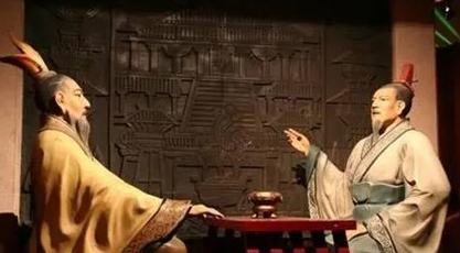 管仲&ldquo;尊王攘夷&rdquo;的策略具体指的是什么？如何实施？