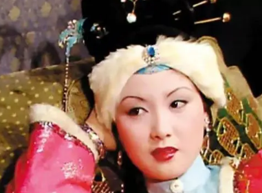 红楼梦中，为什么说贾府所有人都欠王熙凤一个关心？