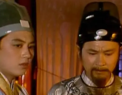 小说红楼梦中黛玉与贾赦、贾政二人，谁的关系比较好？