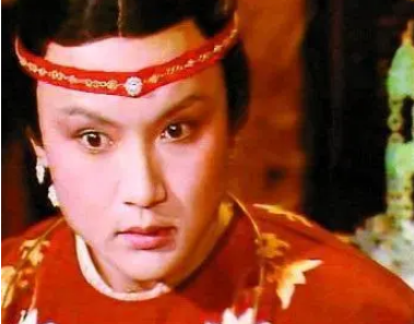 在小说红楼梦中晴雯与碧痕，宝玉更亲近谁？