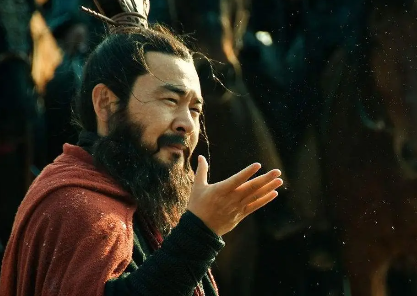 刘备为何能从一个卖草鞋的成长为蜀国的皇帝？