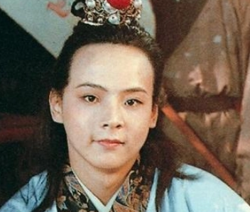 在小说红楼梦中薛蟠与宝玉之间为何会有了矛盾？i