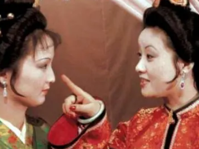 在小说红楼梦中，袭人她们为何一直都愿意留在贾府当丫鬟？