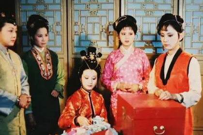 红楼梦中大观园被抄检后，为何史湘云不搬走?