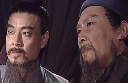 同样违反军纪，为何关羽和马谡处罚不一样？