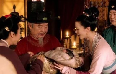 &ldquo;狸猫换太子&rdquo;曾多次被改变，故事的整体脉络是什么？