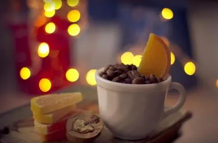 新月派的理论主张有哪些？包括哪些方面？