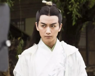 白玉堂和白展堂的关系是怎样的？他们有什么联系吗？