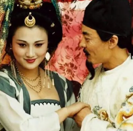 唐明皇后面是谁继位？是他的哪个儿子？