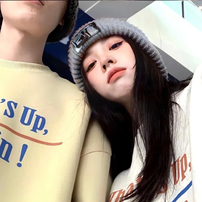 亲密的情头双人一对 高清情头情侣双人两张合集