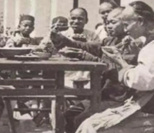 中国旧社会吃绝户的真实情况，造成这个现象的原因是什么？