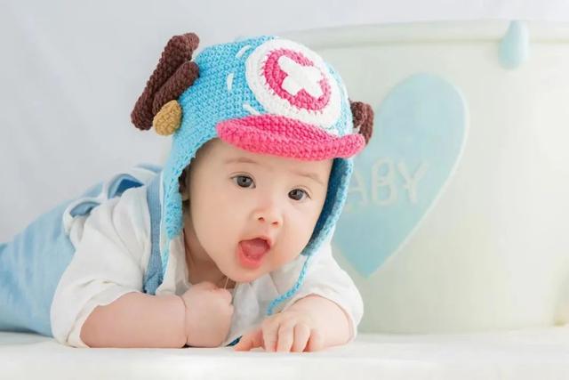 3个月宝宝还不会翻身怎么办(三个月的宝宝还不会翻身怎么办)