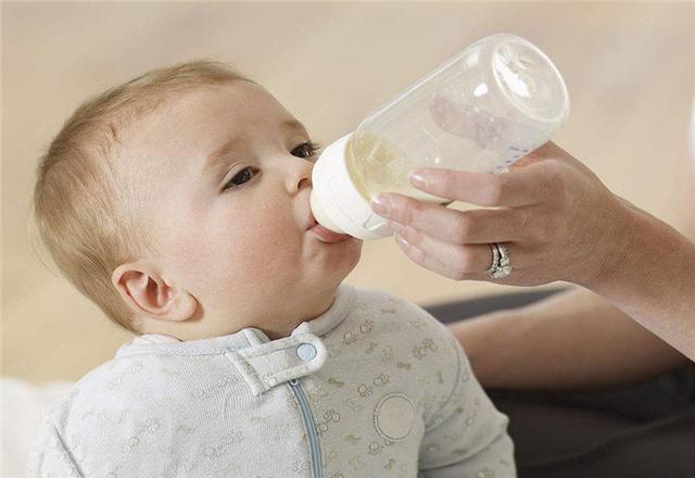 如何判断宝宝是否智力低下(宝宝智力低下常见的5个表现)