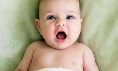 一岁三个月宝宝喉咙发炎怎么办（一岁宝宝喉咙发炎怎么办）