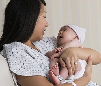 生孩子先破水还是先见红的多(先见红还是先破水)