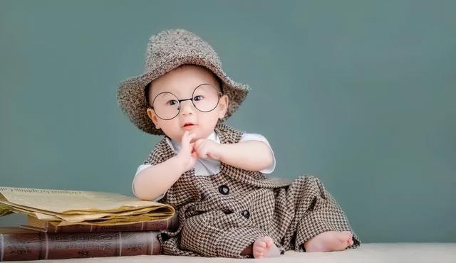 3个月宝宝还不会翻身怎么办(三个月的宝宝还不会翻身怎么办)