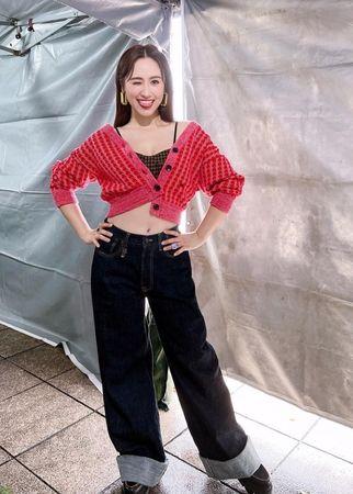 sandy老公是谁(Sandy怀孕5月辣穿露肚装)