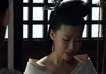 薄姬作为刘邦的嫔妃，为什么与自己的儿子葬在一起？