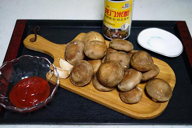 整个香菇怎么做孩子爱吃(香菇做成糖醋香菇条)