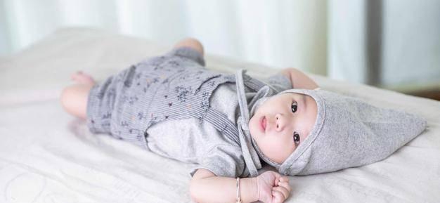 宝宝醒的时候一直要抱(宝宝一醒就要抱起来)