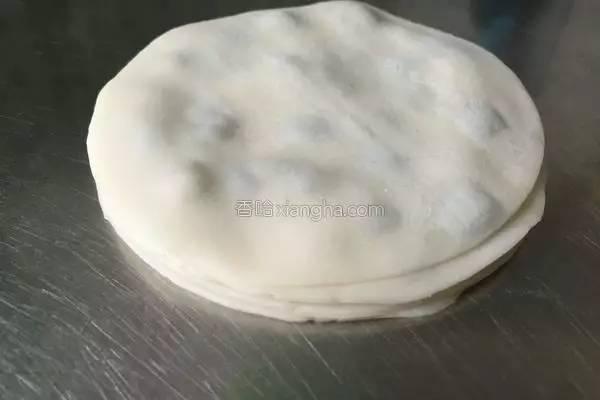 买多的饺子皮可以做什么（家里吃剩的饺子皮这么做）