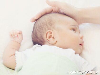 宝宝一岁一个月了囟门还没闭合（宝宝一岁囟门还没闭合咋办）