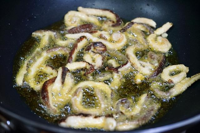 整个香菇怎么做孩子爱吃(香菇做成糖醋香菇条)